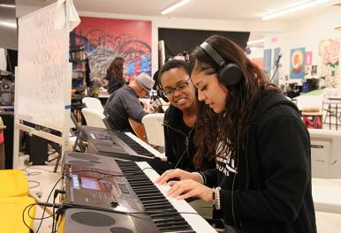 link to Bloomberg Arts Internship Program About page